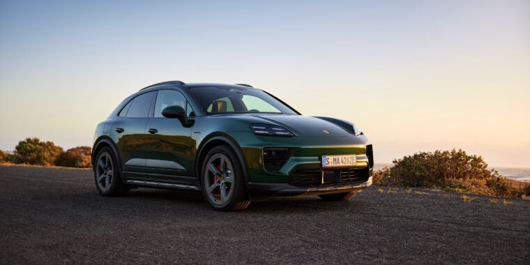 01 Macan 4S