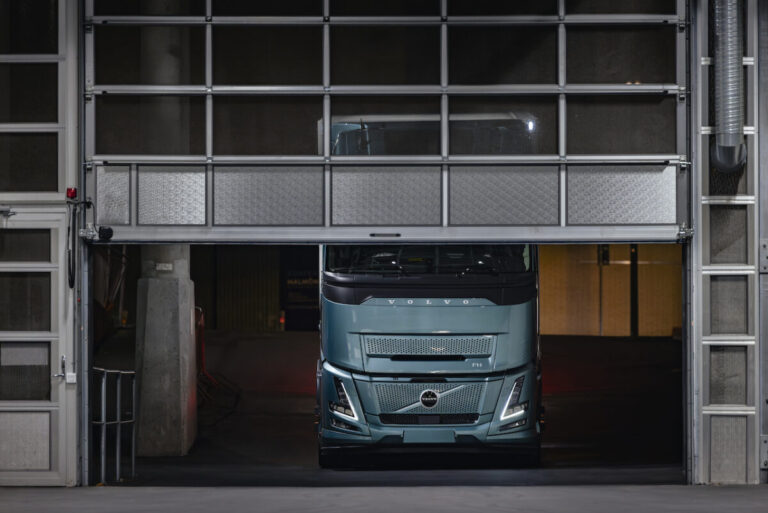 Volvo Trucks FH Electric shuttered scaled