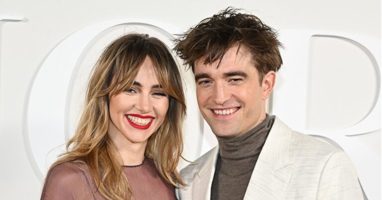 suki waterhouses dating history robert pattinson