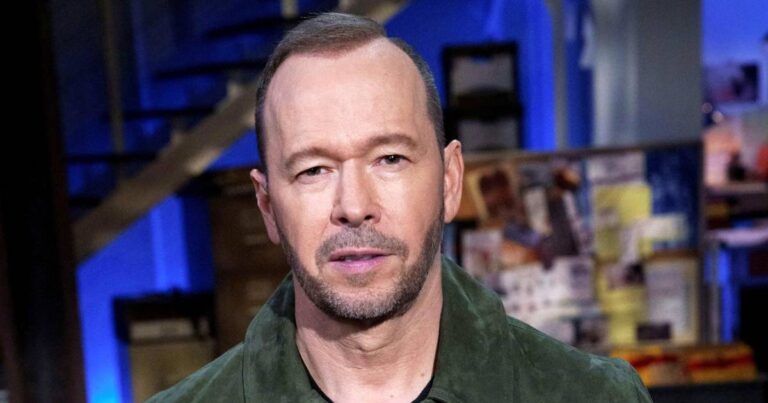 Donnie Wahlberg Reveals How Season 6 of Very Scary People Connects to Brother Mark Wahlbergs Career feature