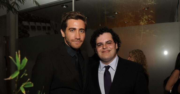 GettyImages 106551181 Jake Gyllenhaal and Josh Gad