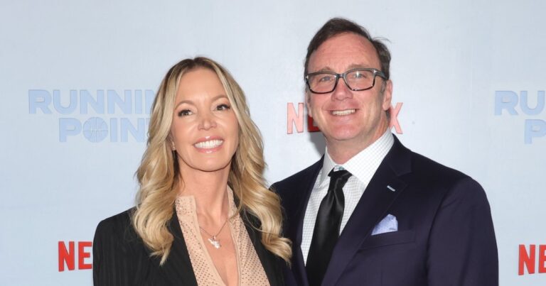 Lakers Owner Jeanie Buss and Husband Jay Mohr Live on Different Floors I Like My Space feature