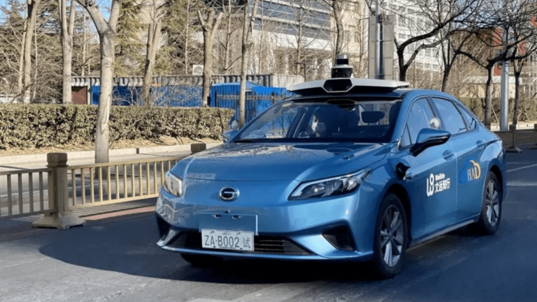 WeRide Robotaxi on street e1743769572780