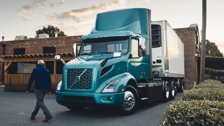 volvo vnr electric e truck scaled
